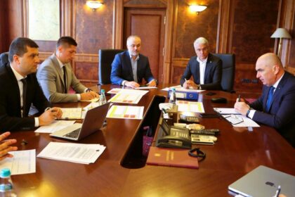 Bolojan in discutii cu Umbrarescu si ministii Miruta si Pislaru avem nevoie de bani la fel de mult cum avem nevoie de aer