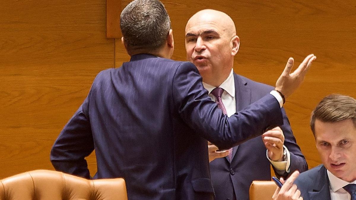 Ce au afirmat PSD si AUR in motiunea de cenzura Bolojan este acuzat de zoomorfizare