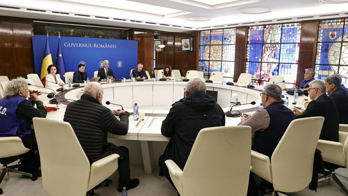 Consultari la Guvern cu sindicatele referitoare la noua lege a salarizarii si pensiile militare Veniturile in