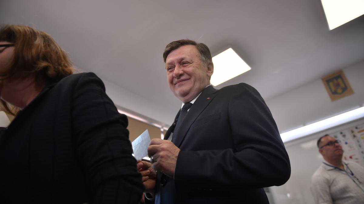 Crin Antonescu Nu pot sa nu apreciez un prim gest pozitiv din partea prezidentiala a lui Nicusor Dan