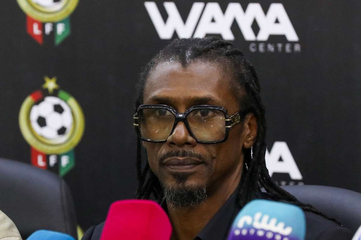 Dup a o cariera de jucator inclusiv la Paris Saint Germain Aliou Cisse preia conducerea echipei nationale a Angolei ca antrenor