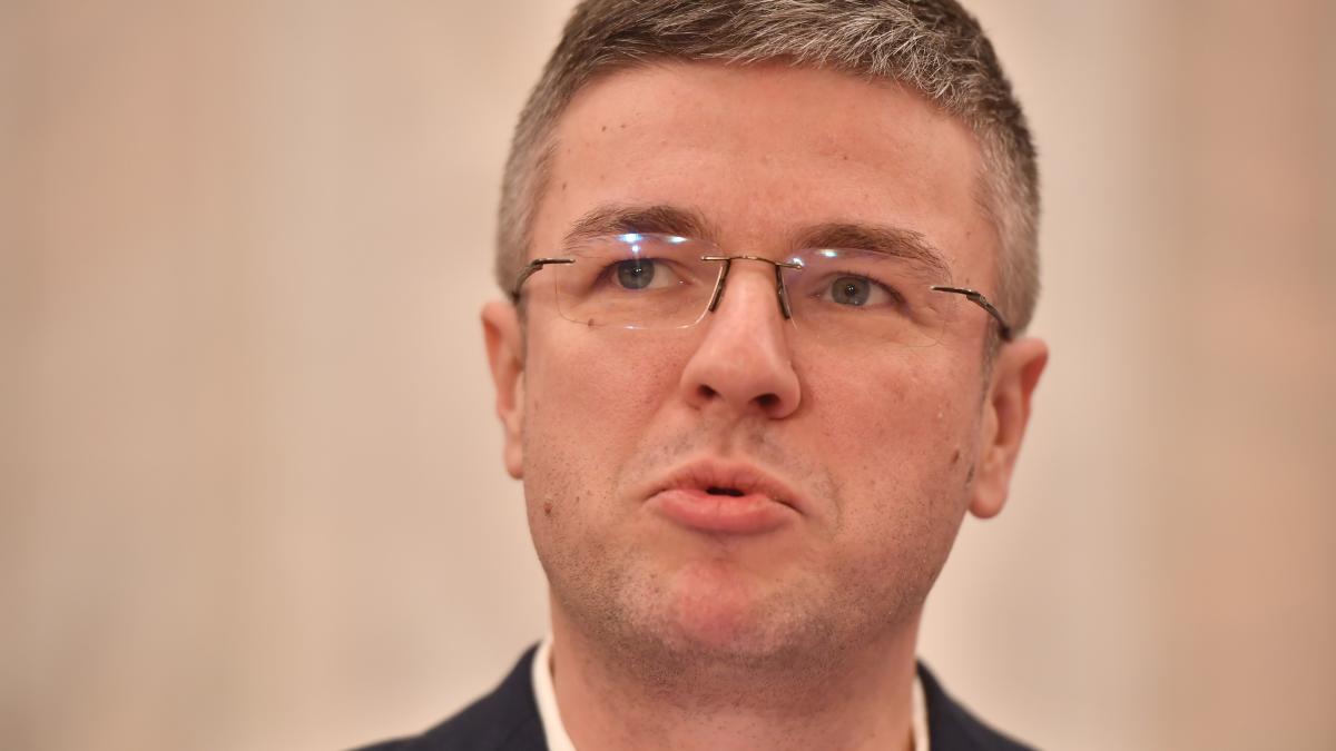 Irineu Darau anunta reguli noi si clare pentru angajarea muncitorilor straini in Romnia Oprire