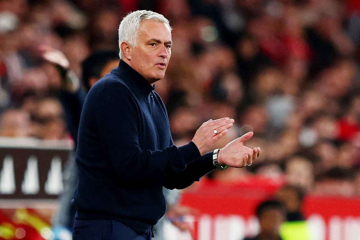 Jose Mourinho raspunde zvonurilor privind plecarea de la Benfica
