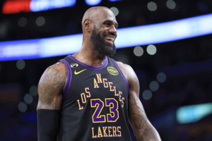 LeBron James de neoprit la 41 de ani numit jucatorul saptamanii pentru a 70 a oara