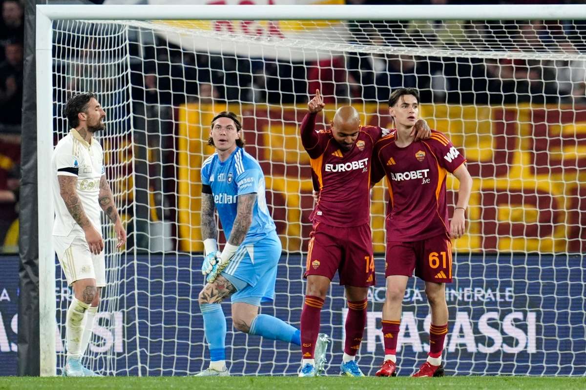Malen reuseste un hat trick iar Roma atinge noua meciuri consecutive fara infrangere pe teren propriu