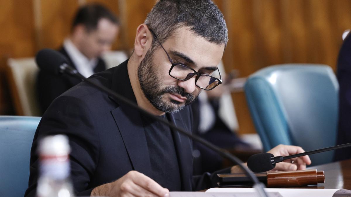 Ministrul Muncii sustine ca salariile din sectorul bugetar trebuie sa creasca declara Florin Manole