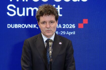 Nicuser Dan Imi doresc ca Romania sa fie guvernata de forte prooccidentale Suspendarea mea nu