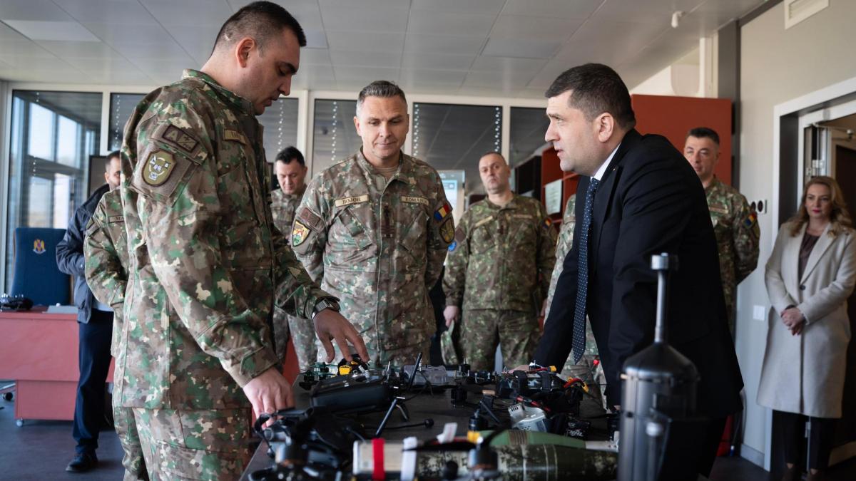 Radu Miruta anunta incheierea ultimelor pregatiri pentru programul Soldat voluntar cu grad in termen