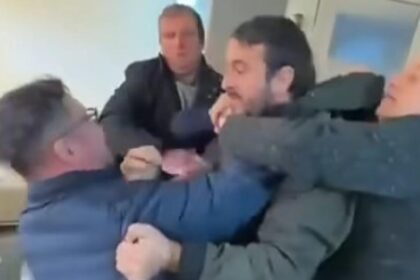 Scandal si violene ntr un sediu AUR Un membru al partidului l a atacat pe Dan Tanasa
