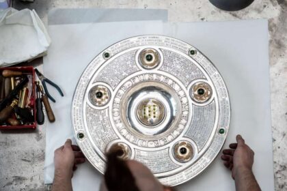 Trofeul de campioana al Bundesligii reamenajat pentru a permite gravarea numele castigatoarelor in urmatorii 30 de ani