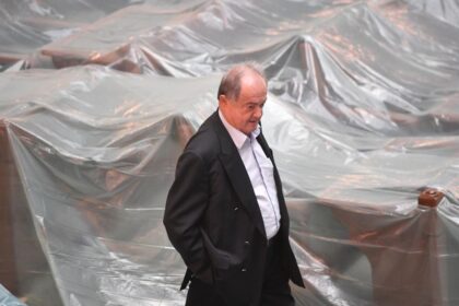 Vasile Blaga surprins injurand la tribuna Senatului Ai belit o acum Daca n ai cu cine