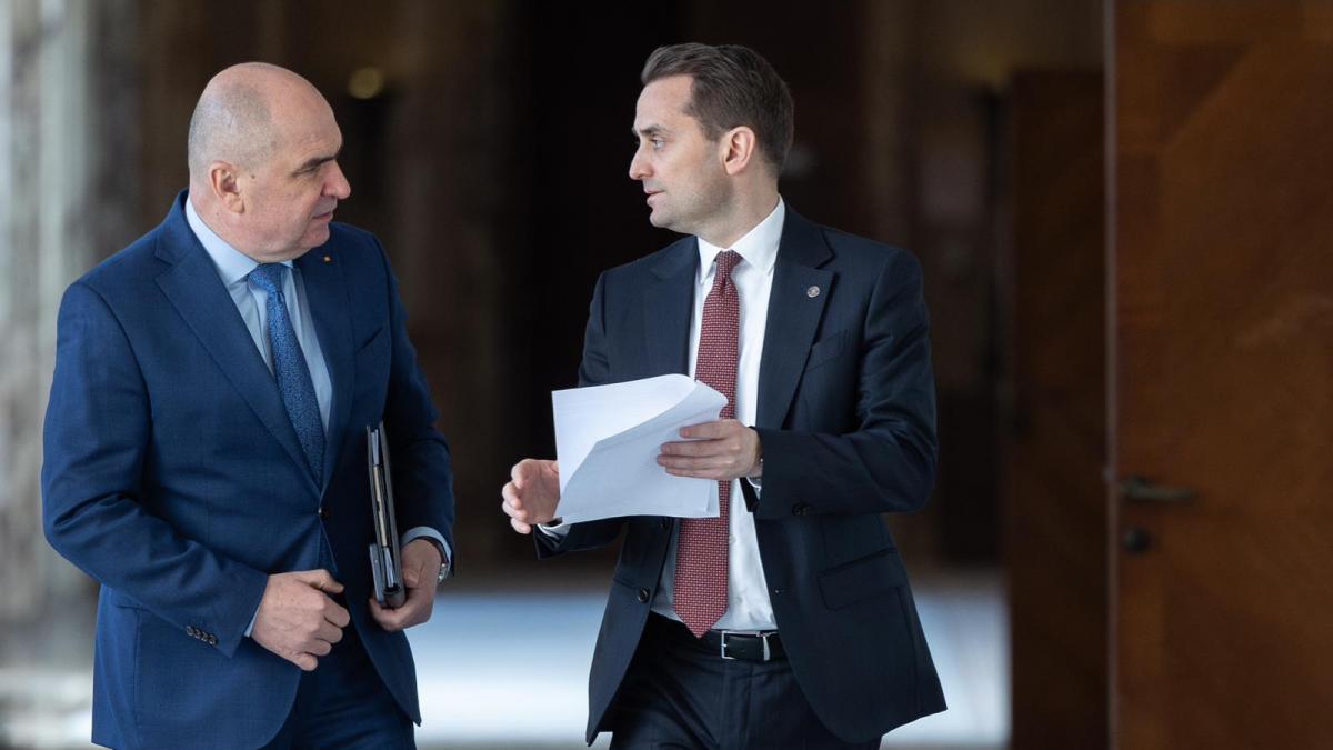 surse combinarea pensiei cu salariul interzis in sectorul public proiectul va fi dezbtut in sedinta de guvern sindicatele