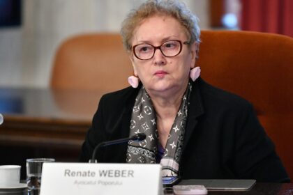 Avocatul Poporului contesta la CCR ordonanta de urgenta pe care o considera adoptata de Guvernul Bolojan