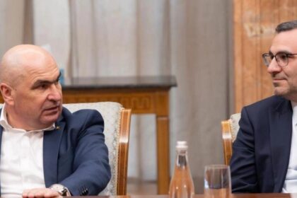 Cum isi argumenteaza Guvernul Bolojan contractul de consultanta finantat din banii SAFE pentru firma de avocatura unde
