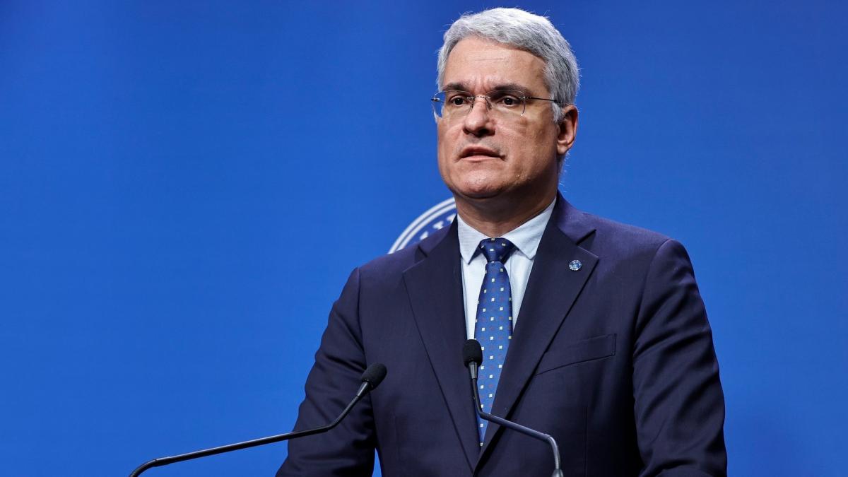 Dragos Pislaru de 1 Mai Munca trebuie apreciata si nicio munca cinstita nu este o rusine