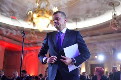 Grindeanu il invinueste pe Bolojan ca blocheaza negocierile pentru noul Guvern Tine USR captiv de fapt