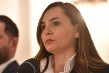 Grupul deputatilor POT si a modificat denumirea in Uniti pentru Romania avand in componente si