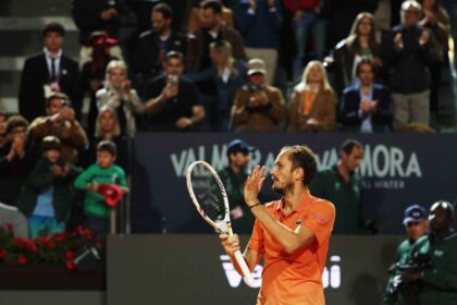 Medvedev se califica in semifinale la Roma si il va intalni pe Sinner