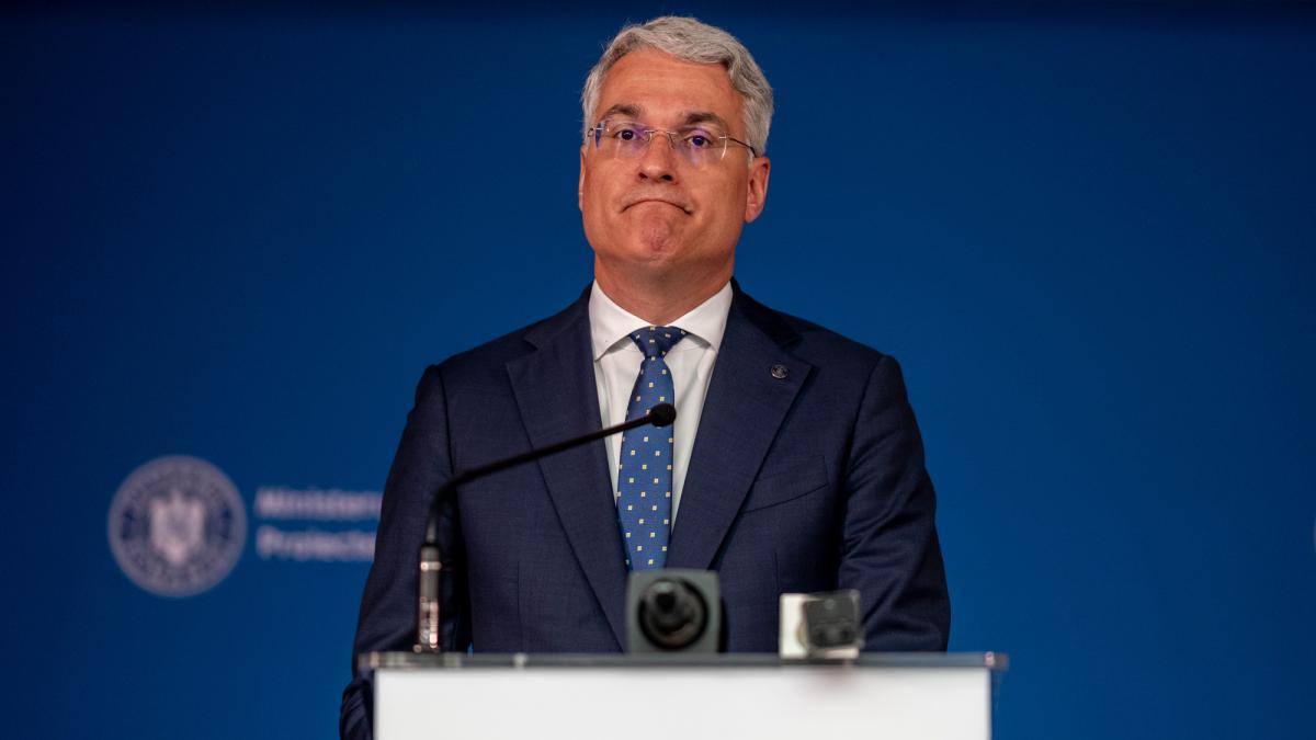 Ministrul Dragos Pislaru se declara nemultumit de salariul sau si afirma ca este sprijinit de sotie Locul de
