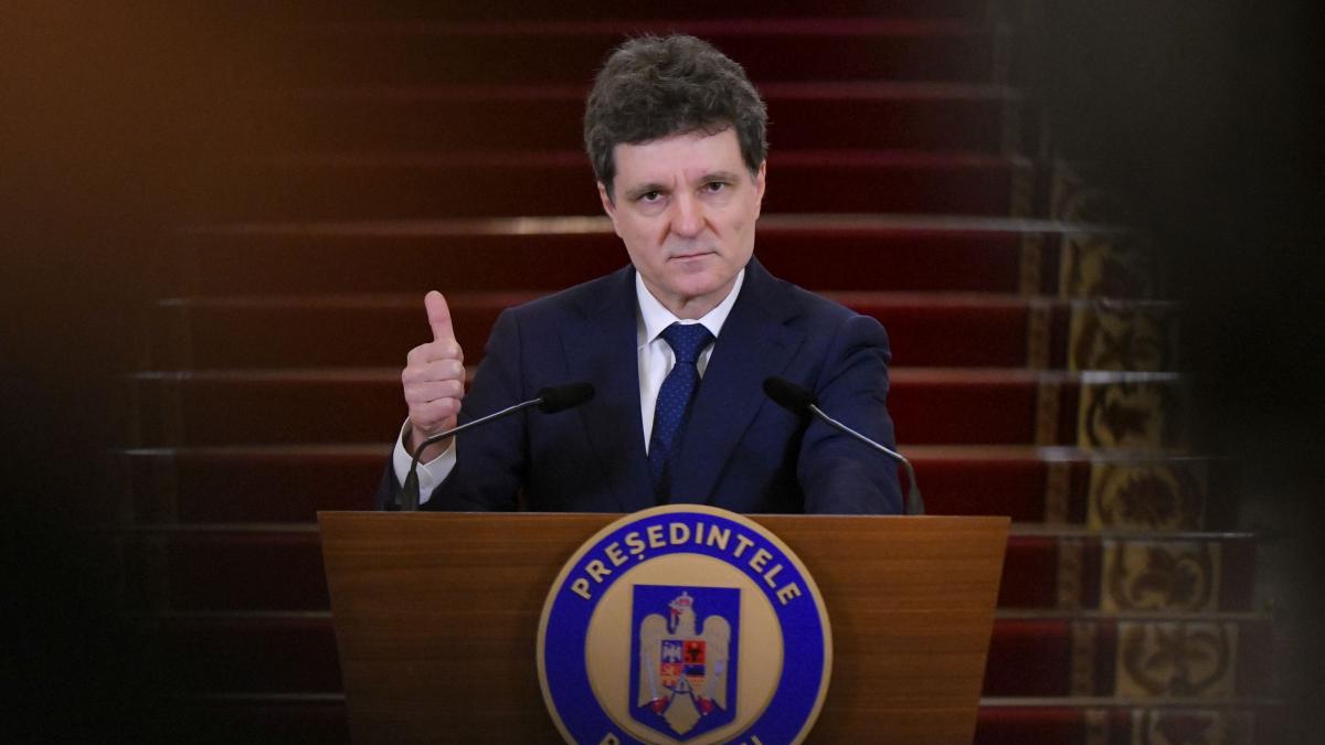 Nicuzor Dan intrebat daca Oana Gheorghiu ar trebui sa demisioneze Este o problema juridica
