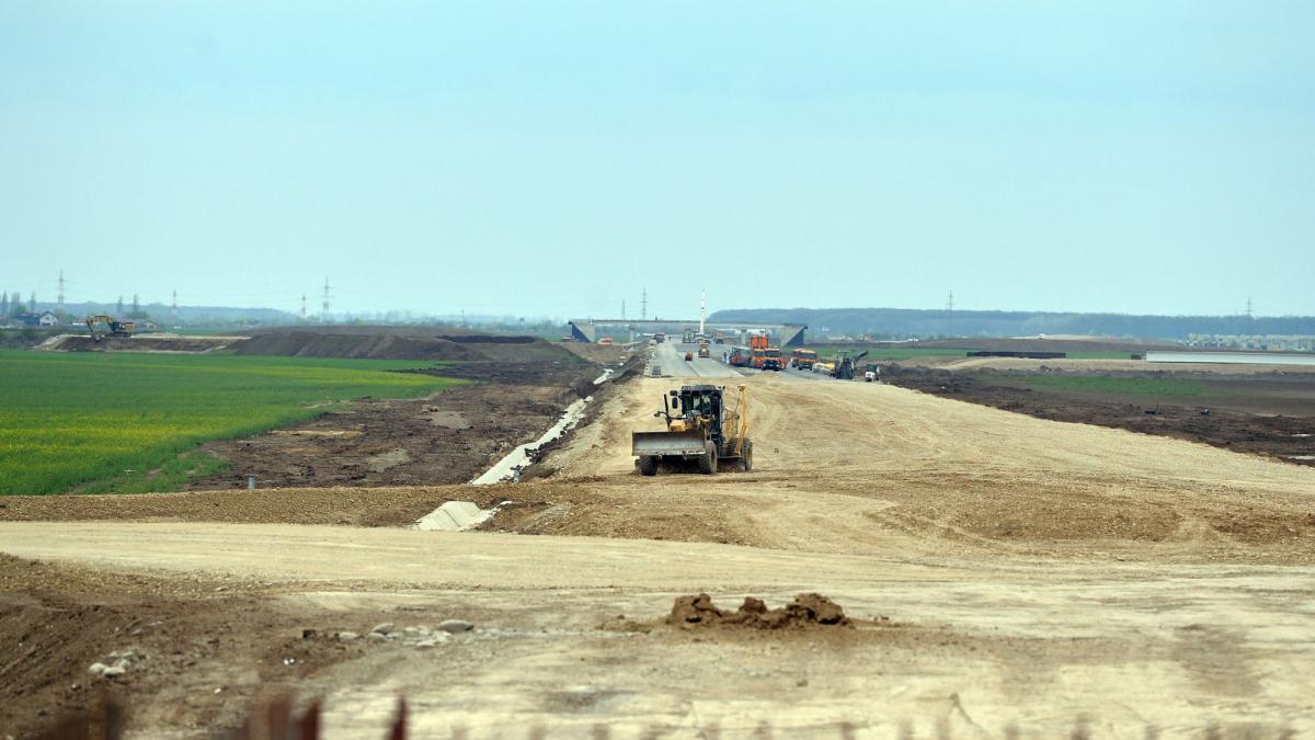 Radu Miruta a cedat cinci autostrazi evaluate la 10 miliarde de euro catre o firma cu 73 de angajati