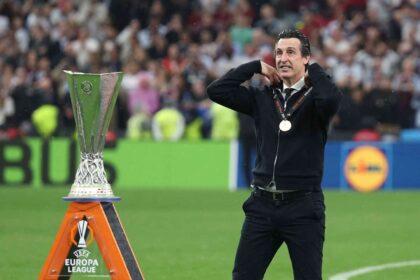 Sa i se inalte o statuie Unai Emery este deja o legenda la Aston Villa