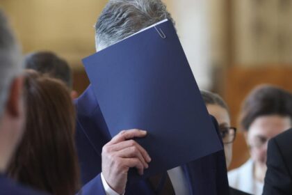 portretul viitorului premier kelen hunor trebuie sa fie independent nu neaparat lider de partid dar