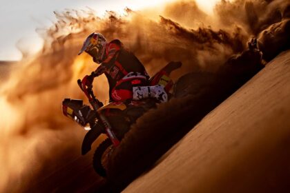 urmatoarea editie a raliului dakar debuteaza pe 1 ianuarie iar organizatorii promit mai multe etape prin dune