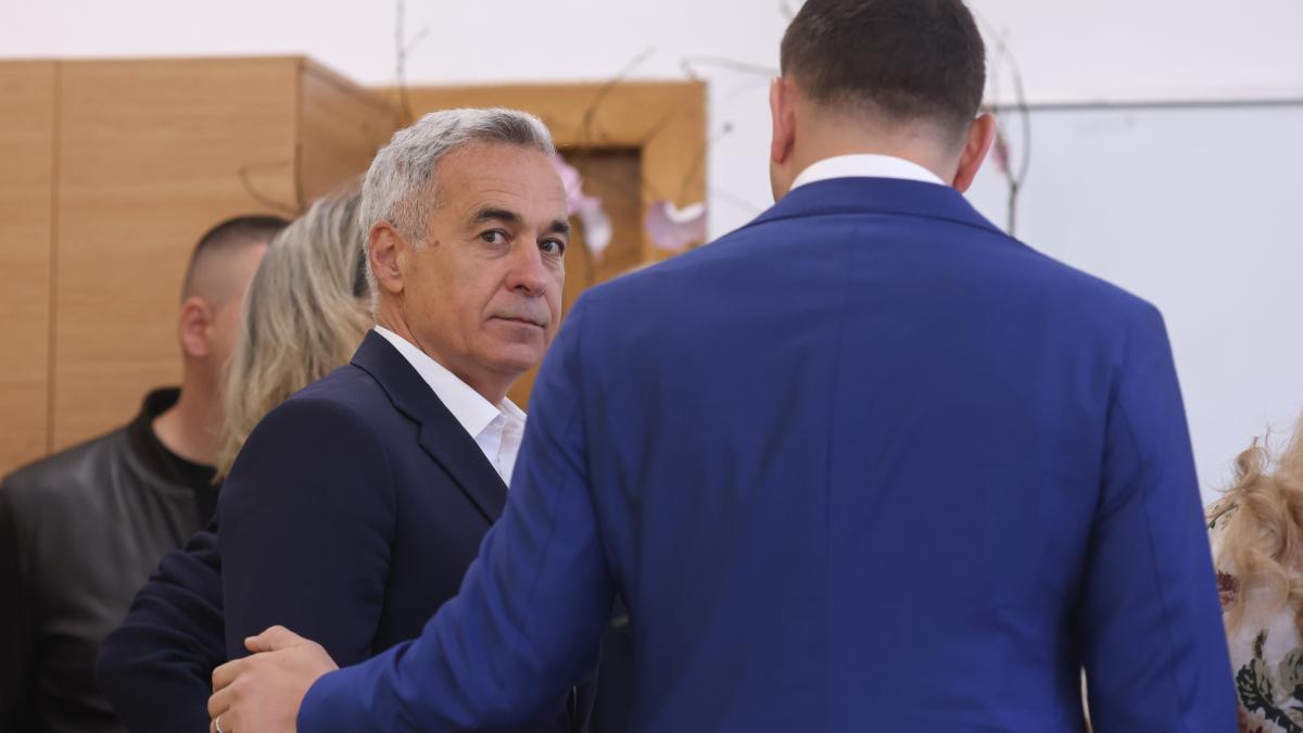 Calin Georgescu si George Simion cer suspendarea lui Nicusor Dan si reintoarcerea in turul doi