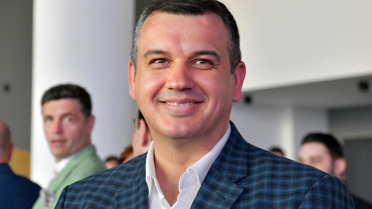 Ce avere are premierul desemnat Eugen Tomac detinere doua locuinte dar niciuna in Romania