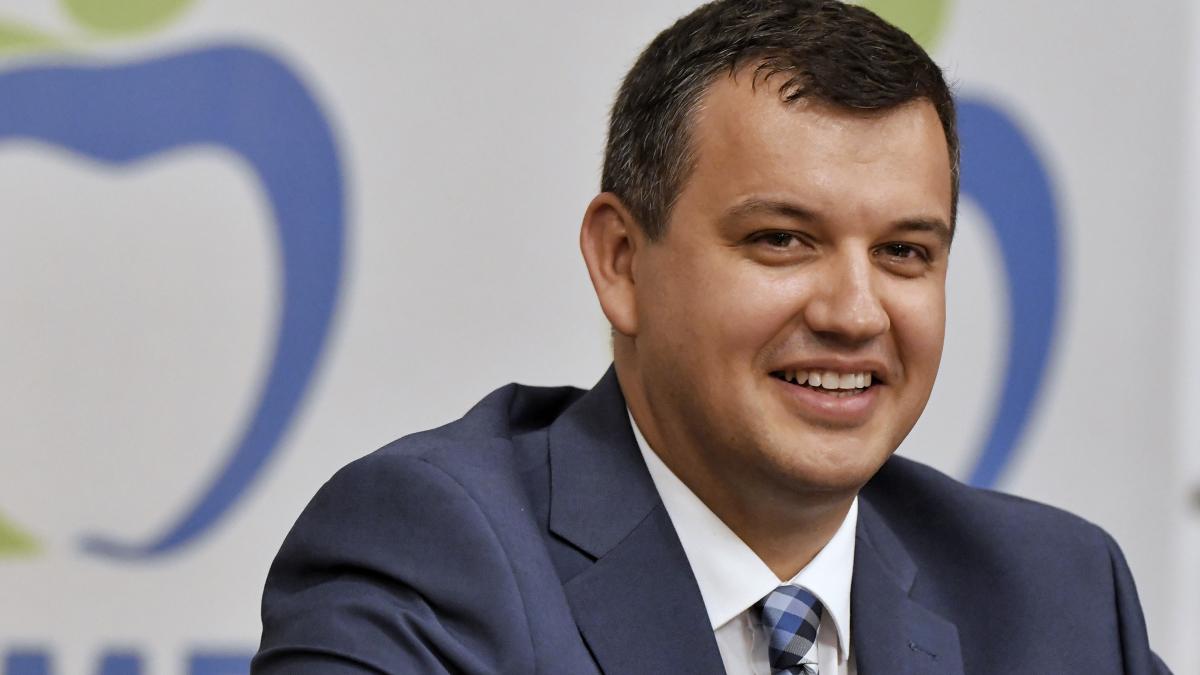 Cine este Eugen Tomac primul roman de etnie ucraineana numit premier al Romaniei