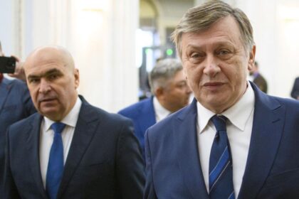 Crin Antonescu isi critica dur pe Bolojan Propunerea ca Siegfried Muresan sa fie premier este de a dreptul sinistra S ar