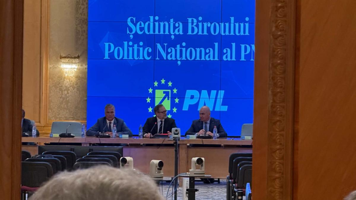 Cum se agraveaza situatia lui Adrian Vestea dupa decizia UDMR Ce sanse mai are sa obtina sprijinul pentru Guvern