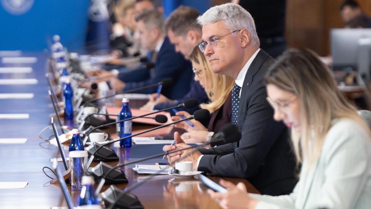 Dragos Pislaru Ministrii ar putea primi un bonus de 20 pentru atragerea fondurilor europene In ceea ce ii priveste pe primari