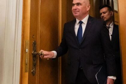 Ilie Bolojan aproba majorarea salariilor in 36 de companii de stat Memorandumul a fost adoptat