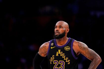 LeBron James pe vergea de a parasi Los Angeles Lakers si de a deveni jucator liber