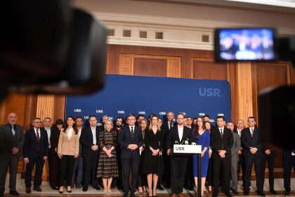 O angajata a USR a fost acuzata de delapidare Ar fi transferat 400000 de lei din