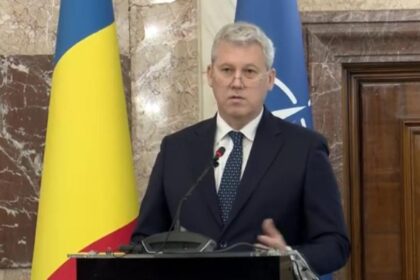 Predoiu la premierea unor cadre MAI Daca unii politicieni ar avea macar jumatate din generozitatea unui