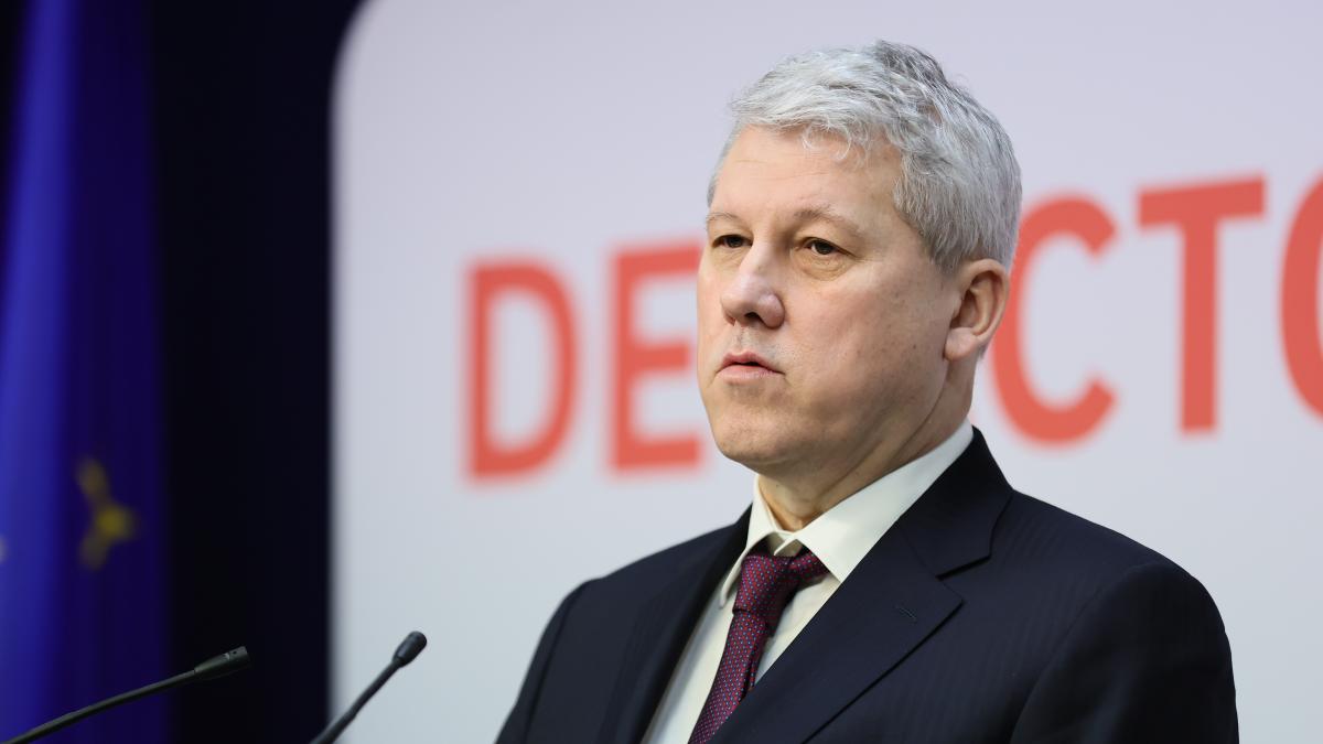 Predoiu sustine ca MAI nu are suficiente fonduri pentru a recompensa angajatii care au participat la misiuni de