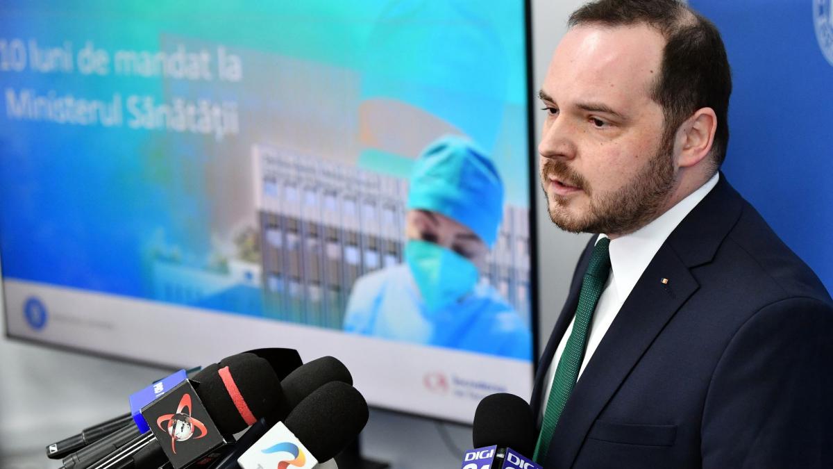 Rogobete il invita pe Bolojan sa l acompanieze pe coridoarele unei sectii de oncologie La patul