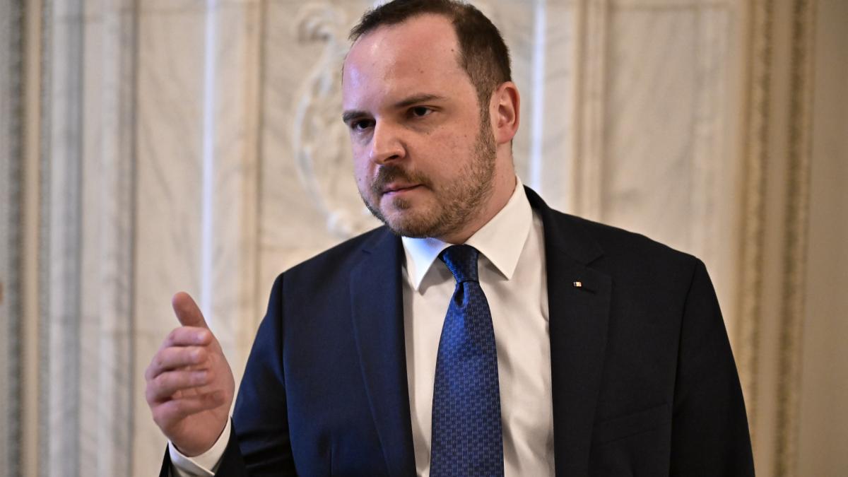 Rogobete mesaj pentru Bolojan Opriti va o clipa Cand ati privit Romania fara harti politice
