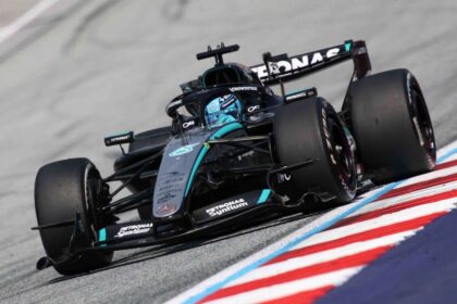 Russell il blocheaza pe Verstappen si castiga Marele Premiu al Austriei