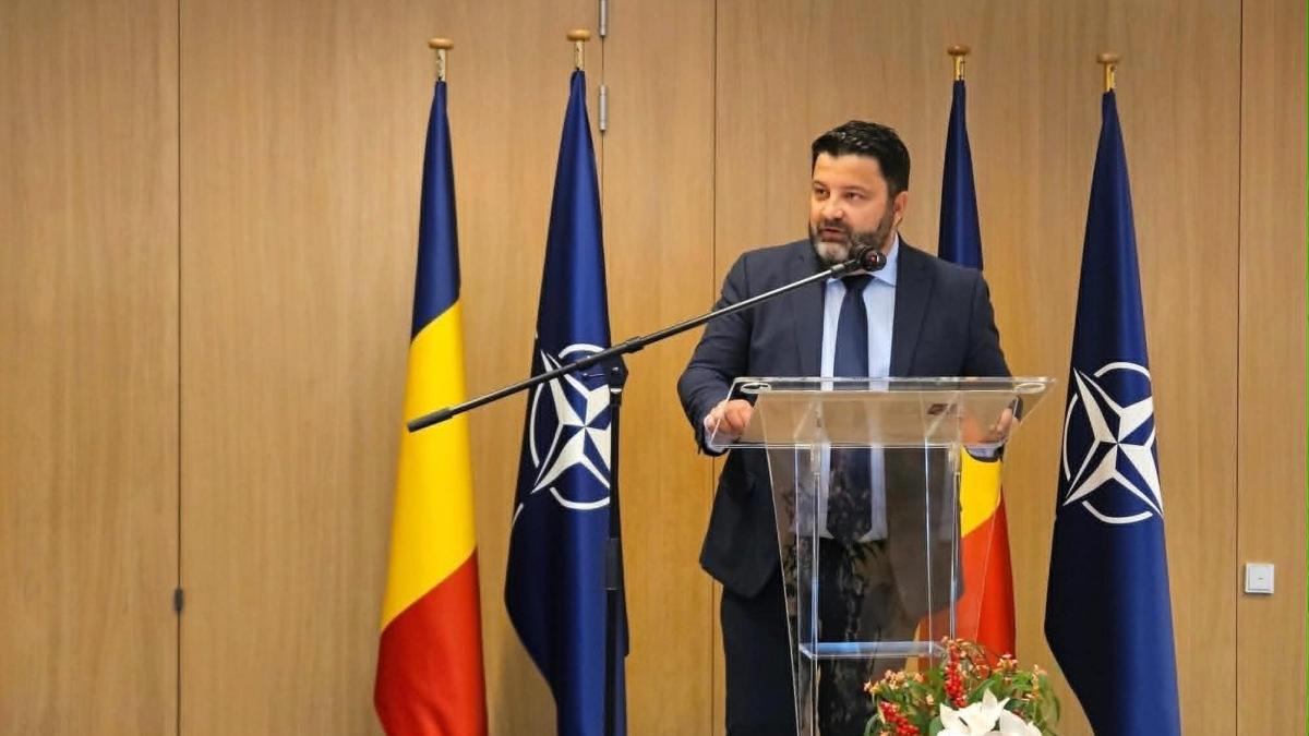 Surse Nicusor Dan intentioneaza sa l numeasca pe Dan Neculaescu ambasadorul Romaniei la NATO in functia de ministru al Apararii