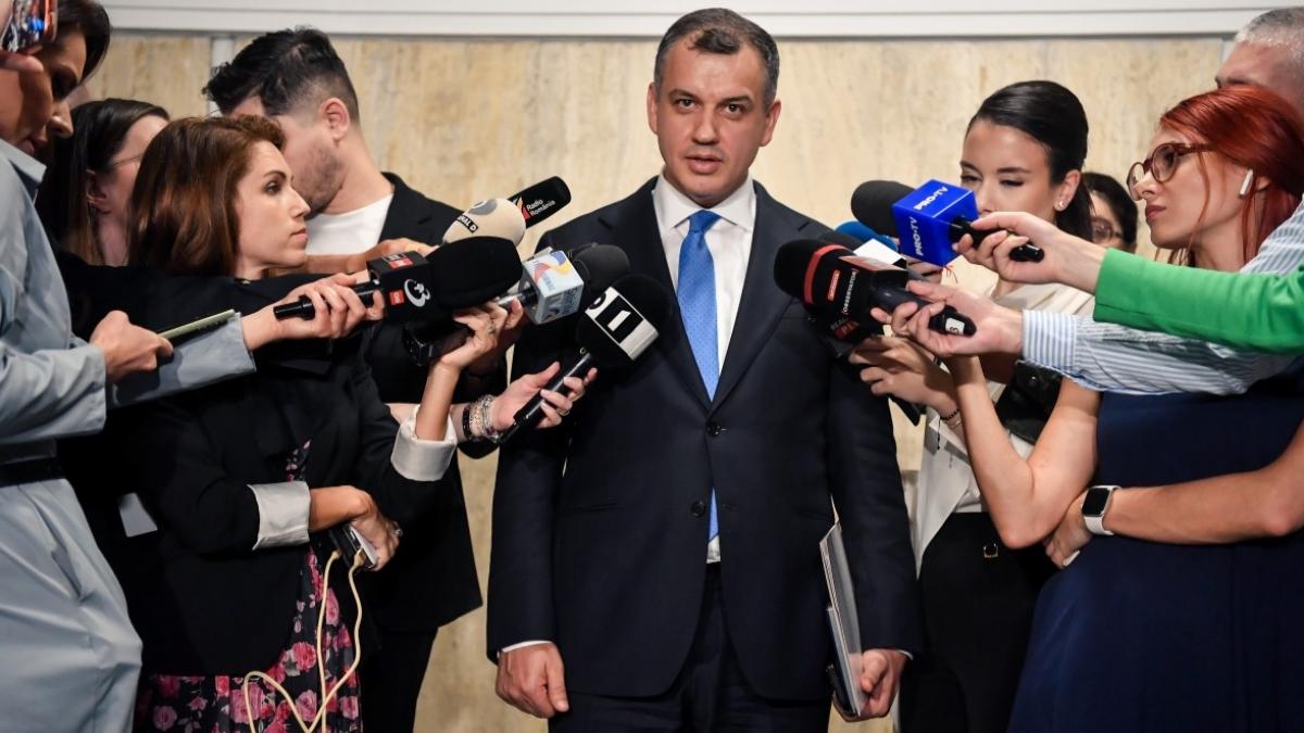 Tomac Taxele si impozitele nu vor creste Legea salarizarii functionarilor publici in forma actuala