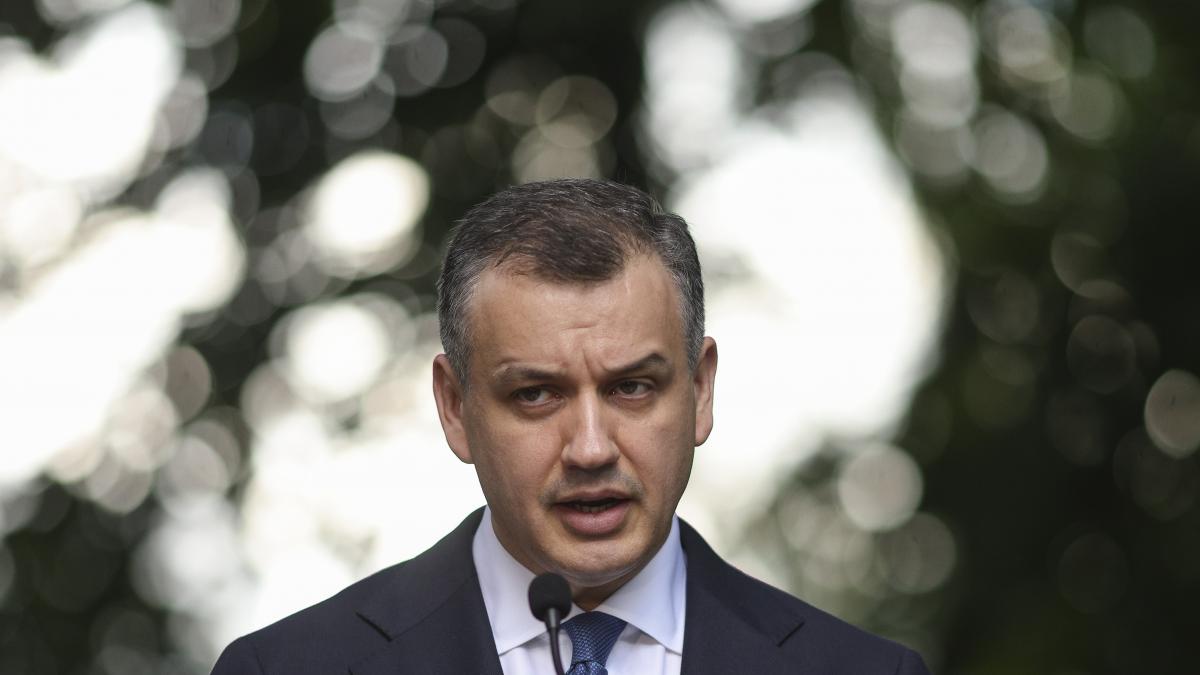 Tomac il reproseaza pe Bolojan Nu poti construi o cariera solida pe angajamente care astazi sunt