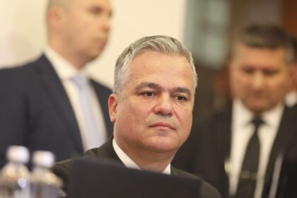 Toni Neacsu Sunt motive pentru a semnala un conflict juridic constituional PNL detine doua