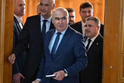 a treia instantza suspende concedierile din primarii reforma lui bolojan a fost blocata si la