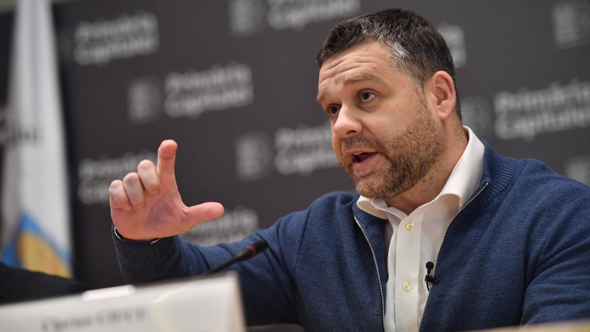 ciucu avertizeaza ca primaria capitalelorisca falimentul doua treimi din bugetul orasului se