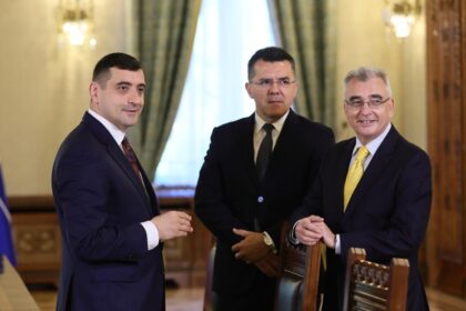 AUR il atenoneaza pe Grindeanu ca il va demite din functia de conducere a Camerei Deputatilor daca va continua sa vorbesc