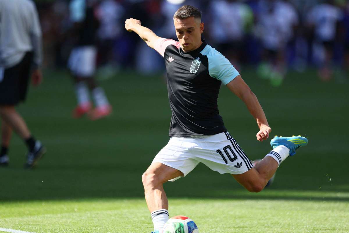 Besiktas incheie transferul lui Leandro Trossard de la Arsenal